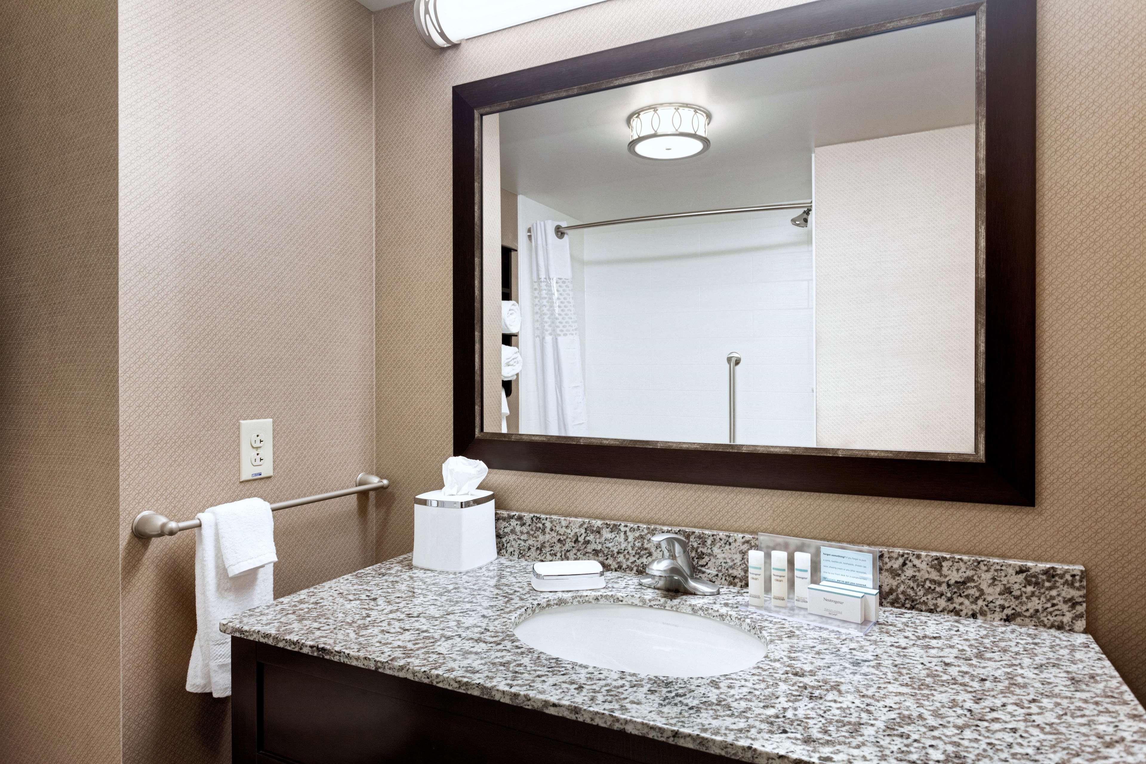 Hampton Inn Lewiston-Auburn Buitenkant foto