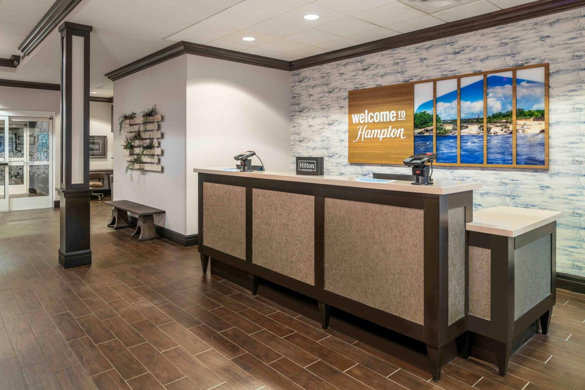 Hampton Inn Lewiston-Auburn Buitenkant foto